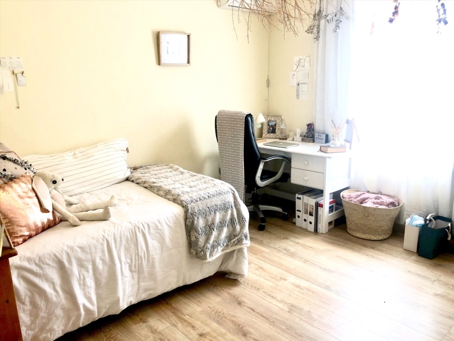 To Let 3 Bedroom Property for Rent in Loevenstein Western Cape